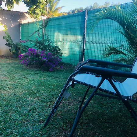 Habitation Baliache - Maison Creole Avec Jardin Privatif, Plage A 200M Десе Екстериор снимка