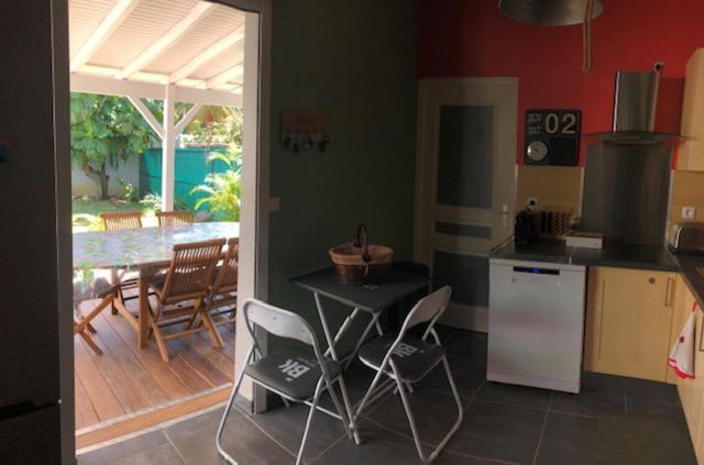 Habitation Baliache - Maison Creole Avec Jardin Privatif, Plage A 200M Десе Екстериор снимка