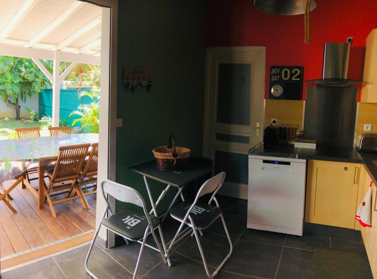 Habitation Baliache - Maison Creole Avec Jardin Privatif, Plage A 200M Десе Екстериор снимка