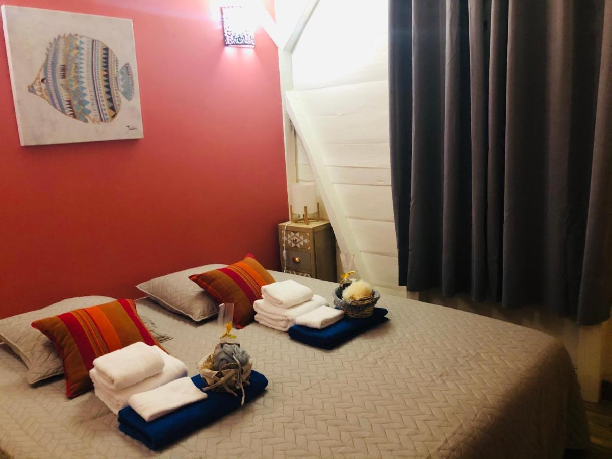 Habitation Baliache - Maison Creole Avec Jardin Privatif, Plage A 200M Десе Екстериор снимка